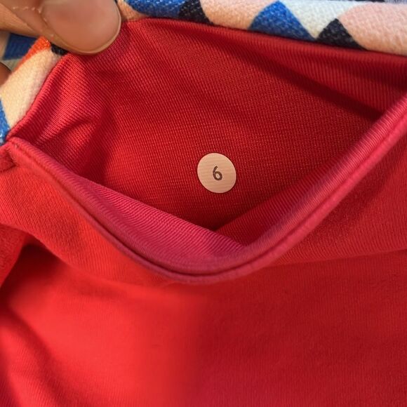 Lululemon | Wunder Under Crop III Capoeira Multi Abstract Design 6 - Picture 10 of 10